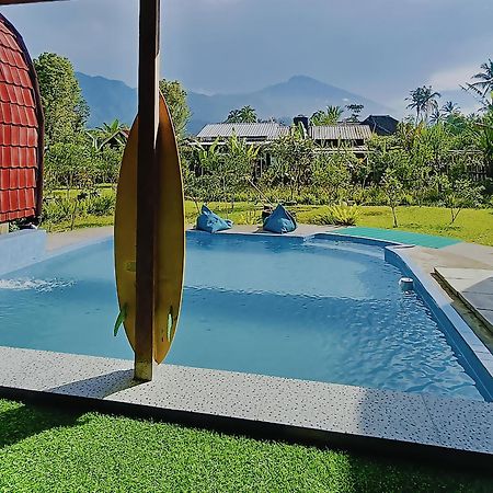 Raturinjani Homestay Selong Екстер'єр фото