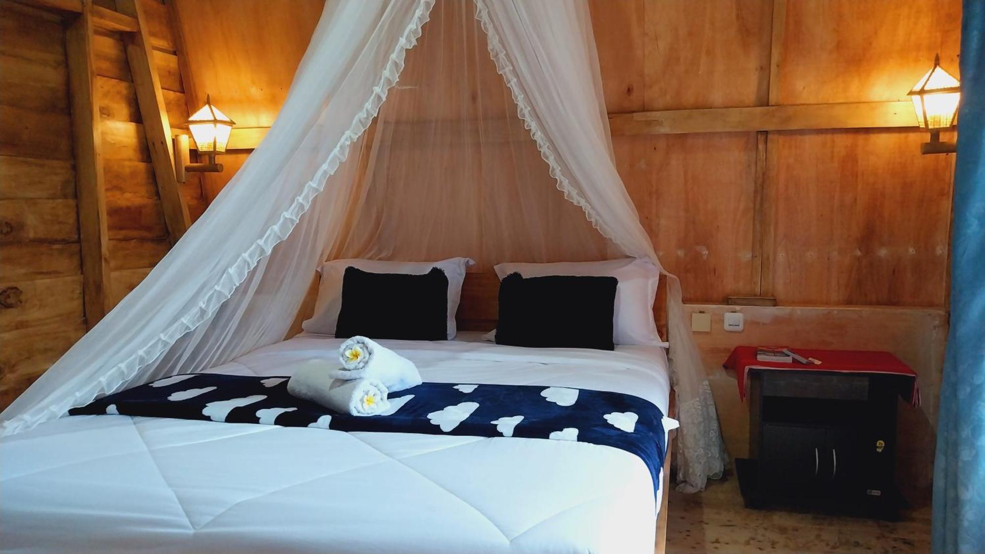 Raturinjani Homestay Selong Екстер'єр фото