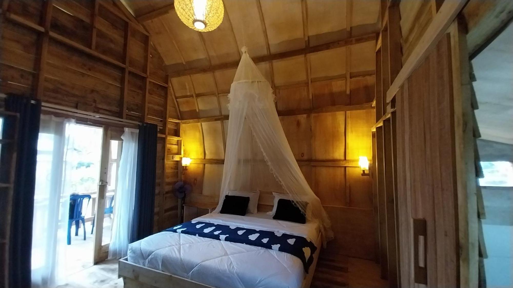 Raturinjani Homestay Selong Екстер'єр фото