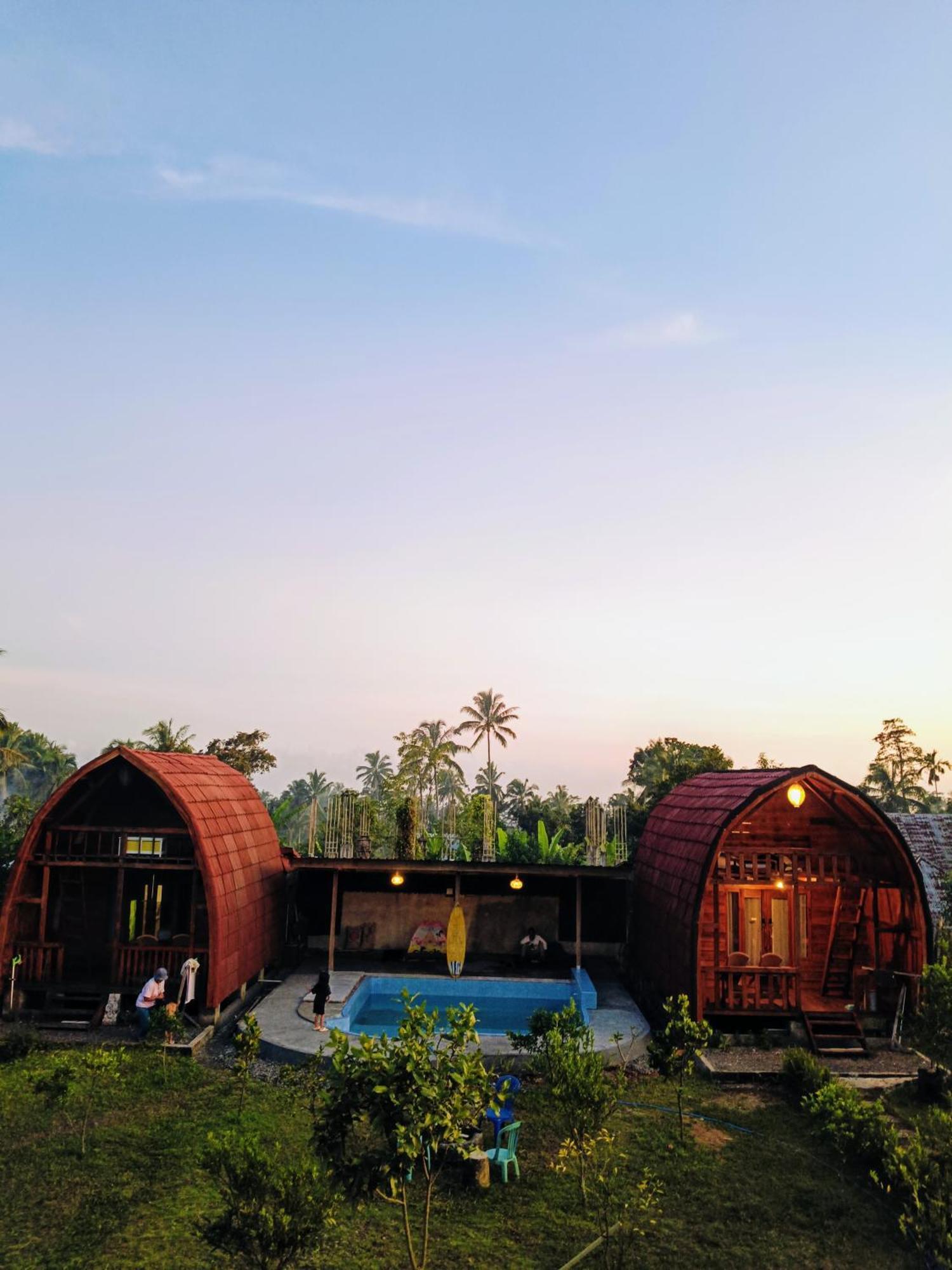 Raturinjani Homestay Selong Екстер'єр фото