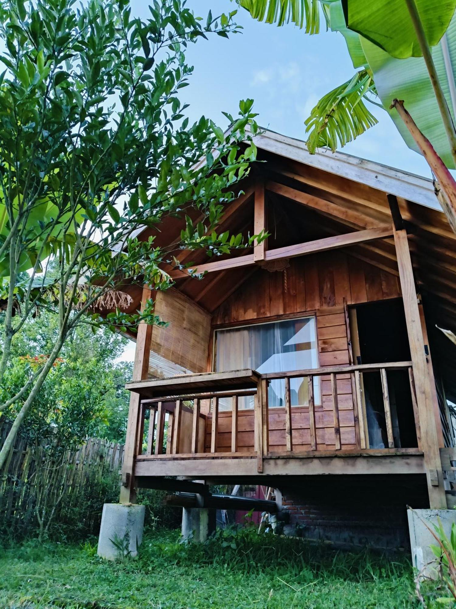 Raturinjani Homestay Selong Екстер'єр фото
